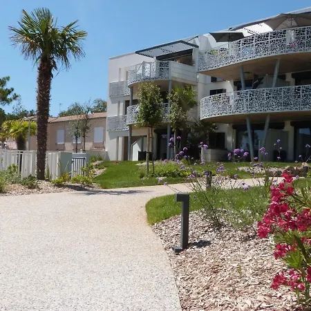 Pmr Avec Balcon, Piscine, Parking Et à - Fr-1-194-229