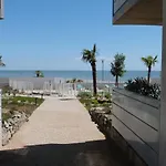Appartement Pmr Avec Balcon, Piscine, Parking Et à - Fr-1-194-229 La Tranche-sur-Mer