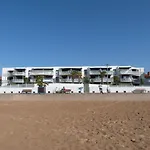 Appartement Pmr Avec Balcon, Piscine, Parking Et à - Fr-1-194-229 La Tranche-sur-Mer