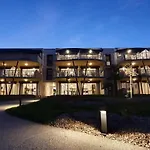 Appartement Pmr Avec Balcon, Piscine, Parking Et à - Fr-1-194-229 *