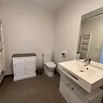 Appartement Pmr Avec Balcon, Piscine, Parking Et à - Fr-1-194-229 La Tranche-sur-Mer
