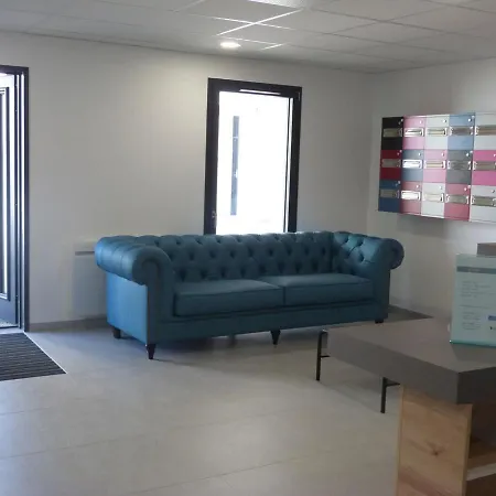 Apartment Pmr Avec Balcon, Piscine, Parking Et A - Fr-1-194-229 La Tranche-sur-Mer