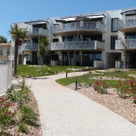 Apartment Pmr Avec Balcon, Piscine, Parking Et A - Fr-1-194-229 *