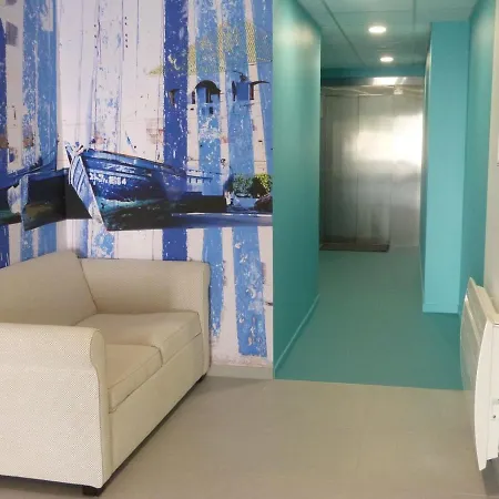 Pmr Avec Balcon, Piscine, Parking Et A - Fr-1-194-229 * لا ترانش سور مير