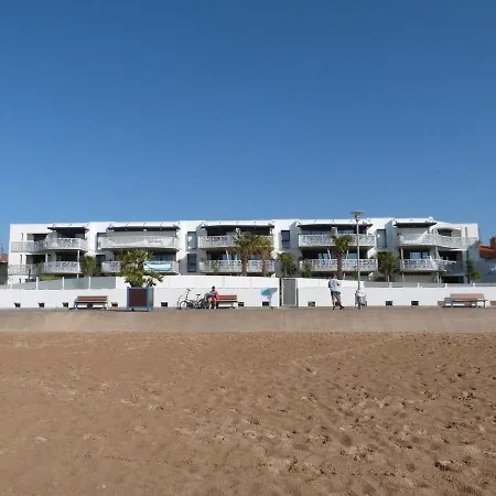 Apartment Pmr Avec Balcon, Piscine, Parking Et A - Fr-1-194-229 La Tranche-sur-Mer