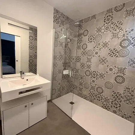 Pmr Avec Balcon, Piscine, Parking Et A - Fr-1-194-229 Apartment *