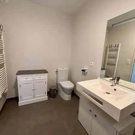 Apartment Pmr Avec Balcon, Piscine, Parking Et A - Fr-1-194-229 La Tranche-sur-Mer