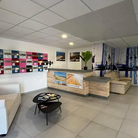 Pmr Avec Balcon, Piscine, Parking Et A - Fr-1-194-229 Lejlighed *
