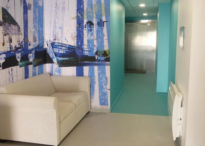 Pmr Avec Balcon, Piscine, Parking Et A - Fr-1-194-229 * La Tranche-sur-Mer