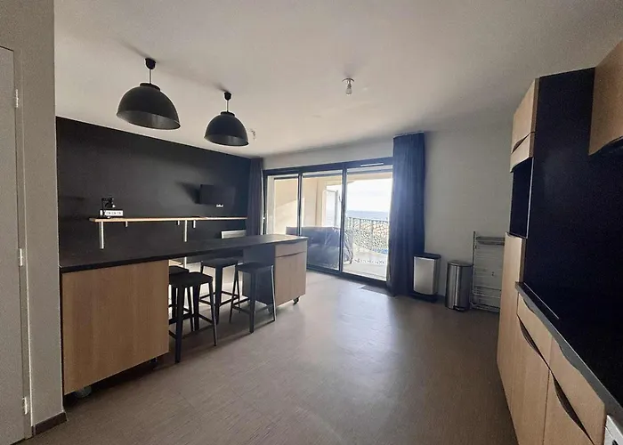 Pmr Avec Balcon, Piscine, Parking Et A - Fr-1-194-229 Appartement *