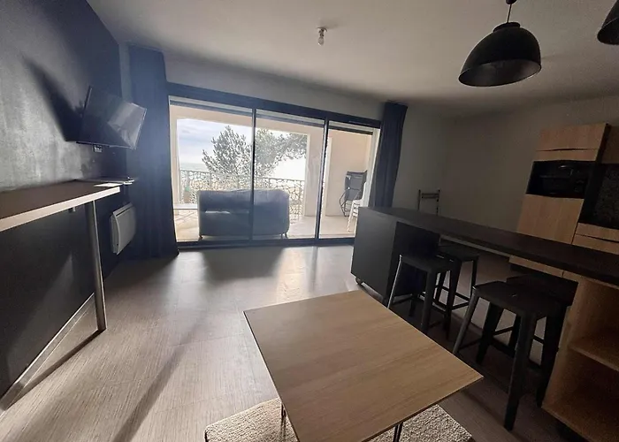 Appartement Pmr Avec Balcon, Piscine, Parking Et A - Fr-1-194-229 La Tranche-sur-Mer